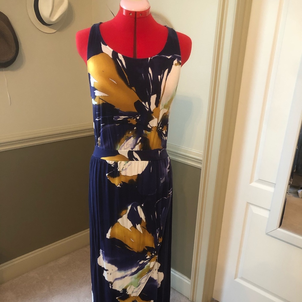 Beautiful blue dress.  Great for vacation.